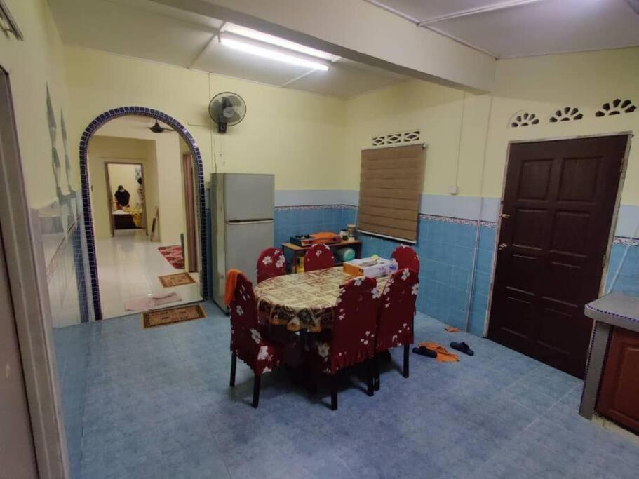 Adeeba Homestay Kuantan Luaran gambar